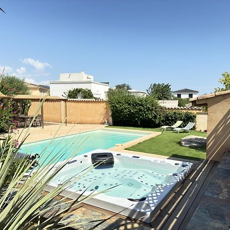 2 Hebergements - 10 Couchages - Parking, Piscine, Jacuzzi - Convivialite Roquebrune-sur-Argens Exterior photo