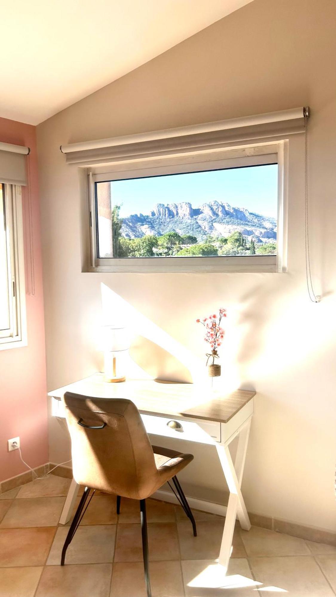 2 Hebergements - 10 Couchages - Parking, Piscine, Jacuzzi - Convivialite Roquebrune-sur-Argens Exterior photo
