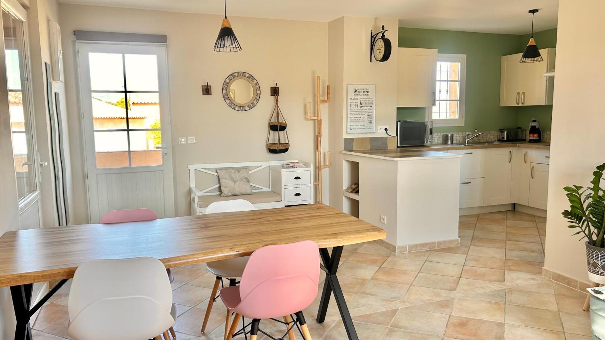 2 Hebergements - 10 Couchages - Parking, Piscine, Jacuzzi - Convivialite Roquebrune-sur-Argens Exterior photo