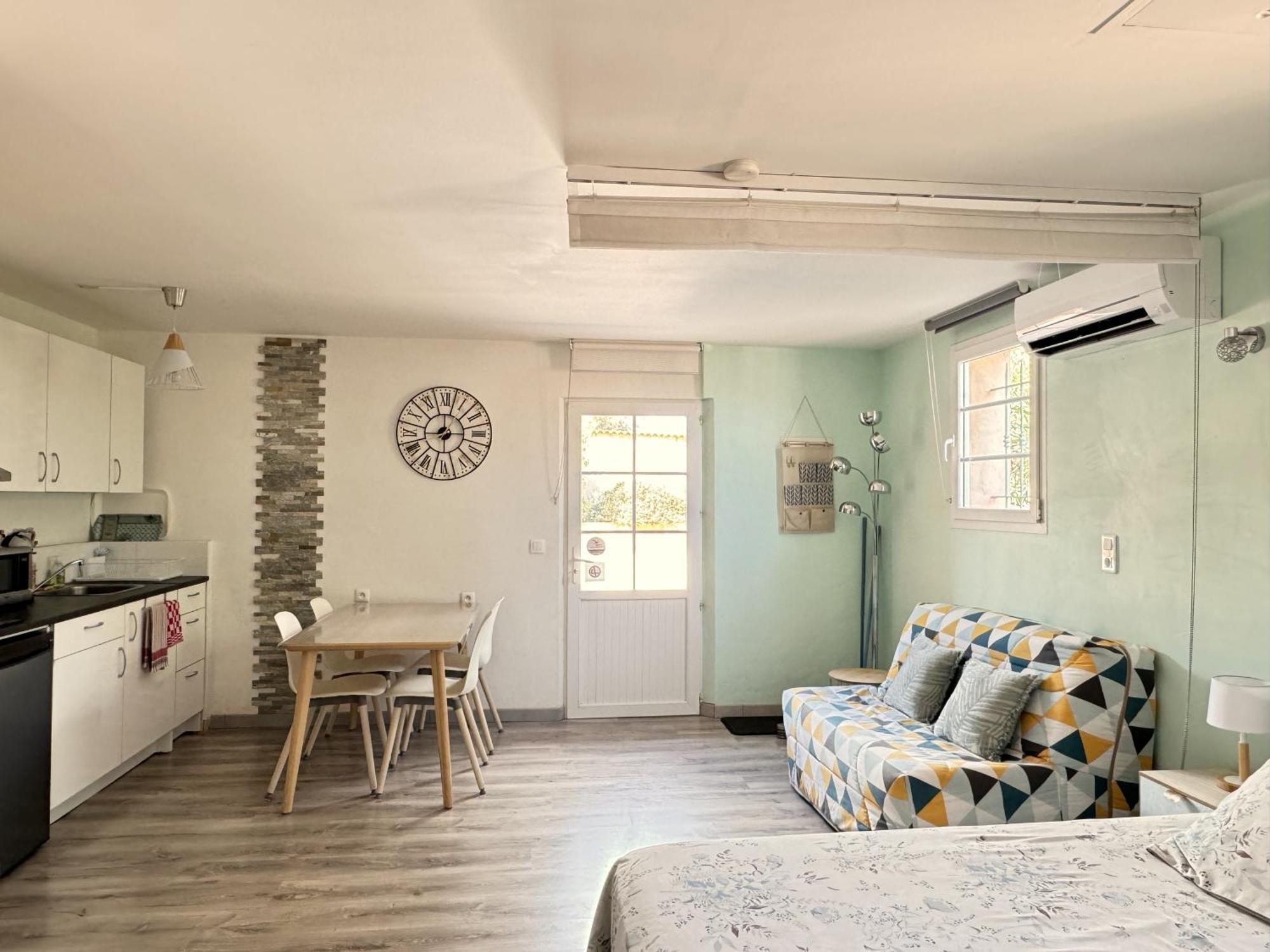 2 Hebergements - 10 Couchages - Parking, Piscine, Jacuzzi - Convivialite Roquebrune-sur-Argens Exterior photo